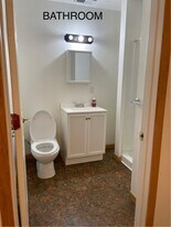 21 W 8th St in Anderson, IN - Building Photo