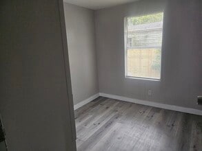 8405 Vining St in Jacksonville, FL - Building Photo - Building Photo