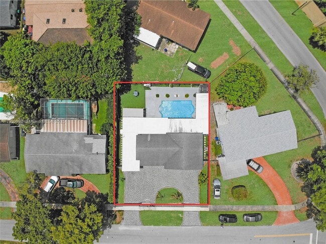 801 NW 172nd Terrace in Miami, FL - Building Photo - Building Photo