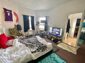 526 Harvard St in Brookline, MA - Building Photo