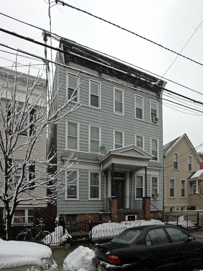 204 Congress St in Jersey City, NJ - Building Photo - Building Photo