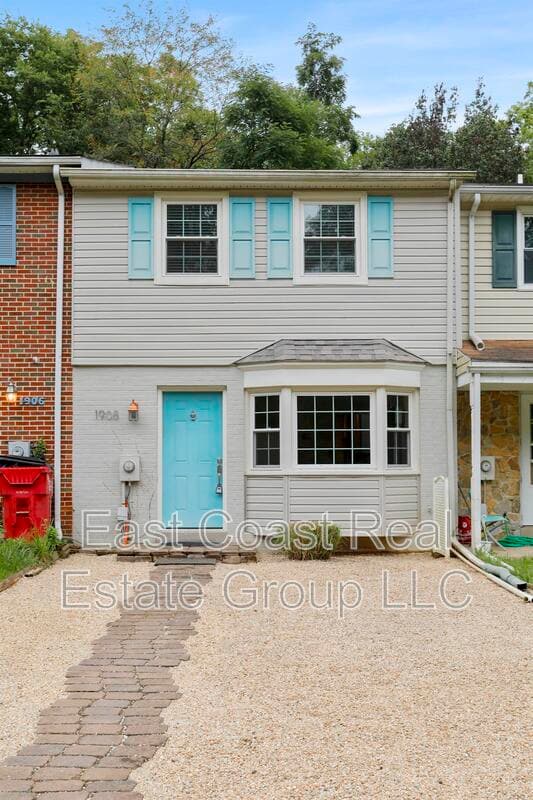 property at 1908 Abbey Ln