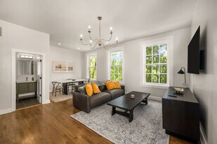 1326 Broadway in Cincinnati, OH - Building Photo