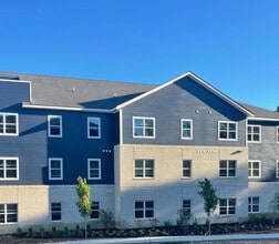 Breeze Crossing in Dickson, TN - Building Photo - Building Photo
