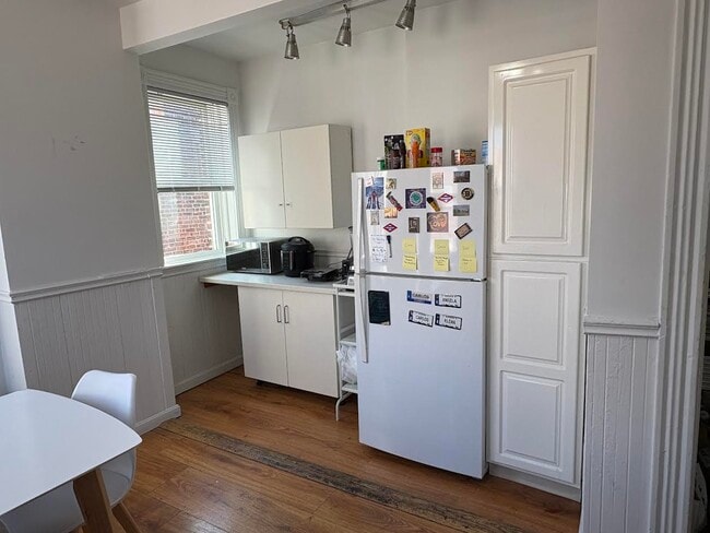 11 Euston St, Unit 2 in Brookline, MA - Building Photo - Building Photo