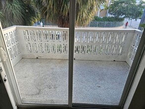 1057 SW 7th St in Miami, FL - Building Photo - Building Photo