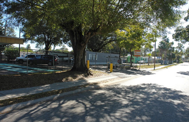 Tangerine Mobile Home Park in St. Petersburg, FL - Building Photo - Building Photo