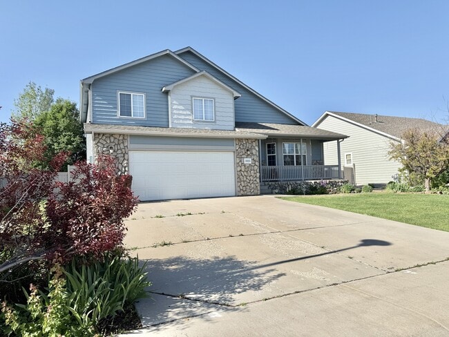 3325 Crazy Horse Dr in Wellington, CO - Building Photo - Building Photo