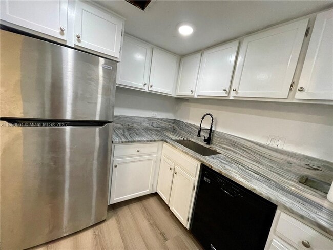 property at 3680 Inverrary Dr