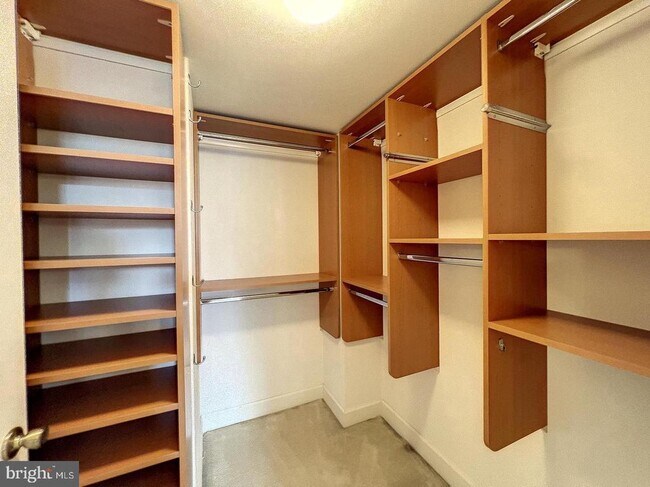 property at 1201 N Garfield St