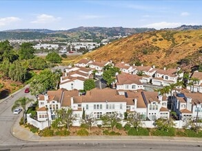 356 Carrione Ct in Pomona, CA - Foto de edificio - Building Photo