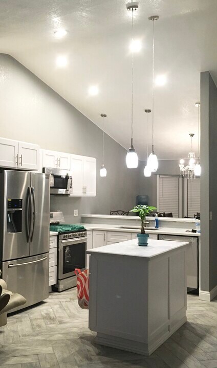 11350 Foothill Blvd, Unit 29 in Sylmar, CA - Building Photo