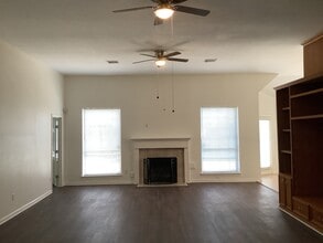 1601 Oak Pl Ct in Pearland, TX - Building Photo - Building Photo