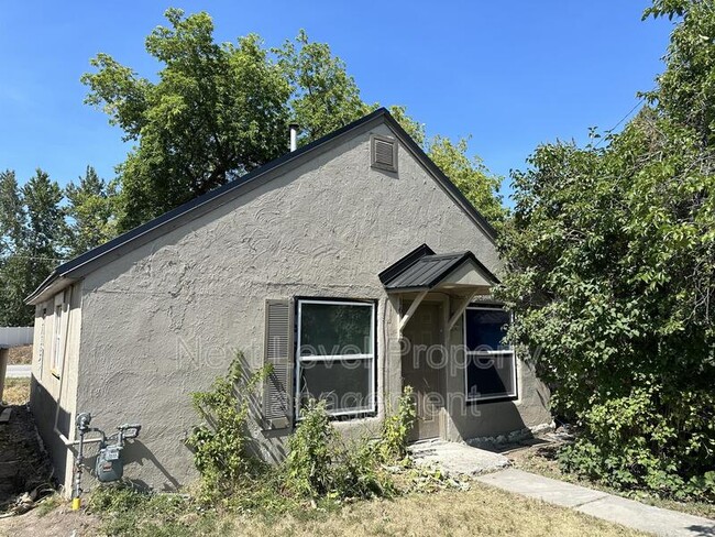 property at 1263 2nd Ave E