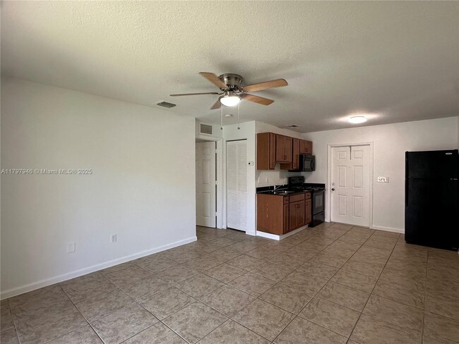 1041 NE 10th Ave in Fort Lauderdale, FL - Building Photo - Building Photo