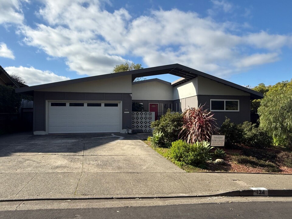 134 Endeavor Dr in Corte Madera, CA - Building Photo