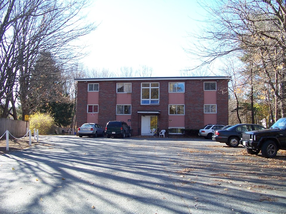 22 Daley St in Leominster, MA - Building Photo