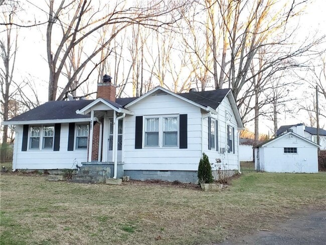 property at 1019 Braselton Hwy