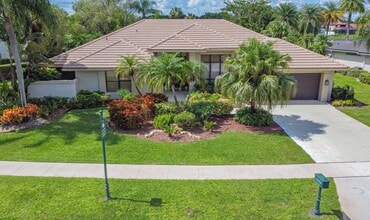11415 Boca Woods Ln in Boca Raton, FL - Building Photo - Building Photo