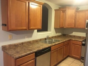 233 W Klein Ave in Cortland, IL - Building Photo - Building Photo