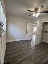 822 NW 7th Terrace in Hallandale Beach, FL - Building Photo - Building Photo