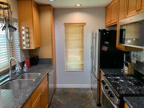10628 Dabney Dr, Unit 165 in San Diego, CA - Building Photo - Building Photo