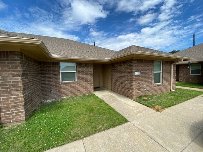 4287 Castlegate Dr, Unit 4287