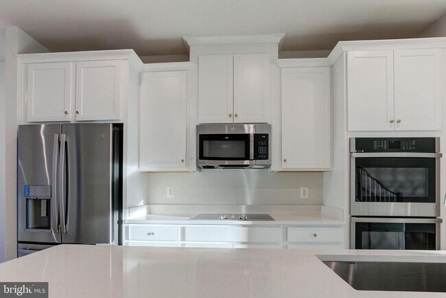 13172 Arches Rd in Herndon, VA - Building Photo - Building Photo