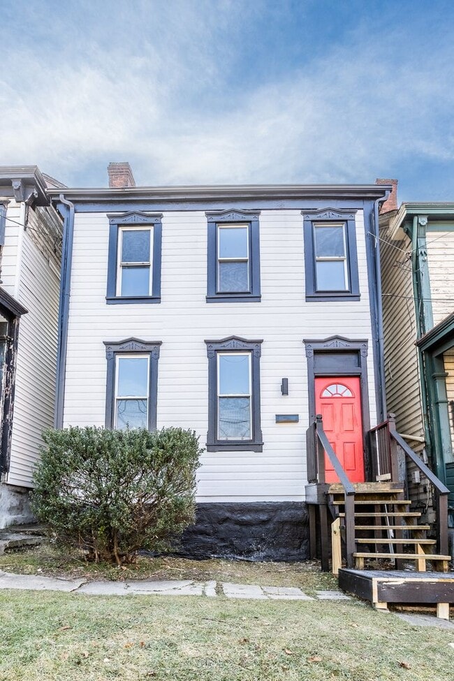 522 E Warrington Ave in Pittsburgh, PA - Building Photo - Building Photo