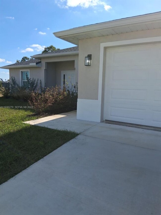 1828 NW 30th St in Cape Coral, FL - Building Photo - Building Photo