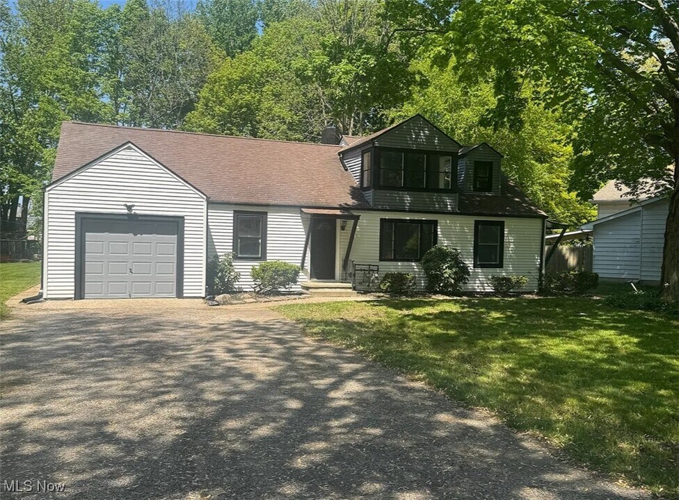 7843 Emery Cir in Mentor, OH - Building Photo