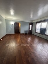 717 N Union St in Fostoria, OH - Foto de edificio - Building Photo