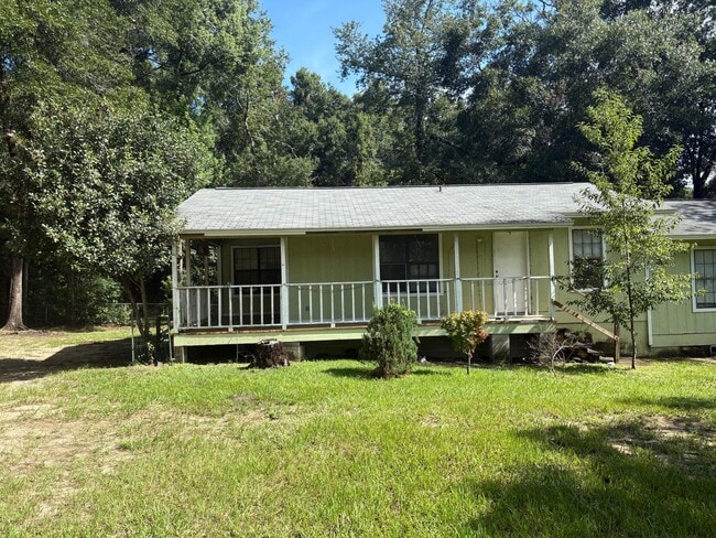 property at 3652 Estates Rd