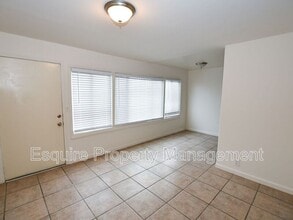 11119 Rosal Ln in Ventura, CA - Building Photo - Building Photo