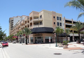 One Hundred Central in Sarasota, FL - Building Photo - Building Photo