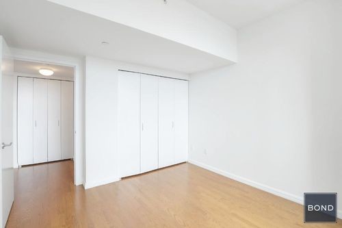 4615 Center Blvd-Unit -2504 in Queens, NY - Building Photo