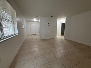 1745 NW 47th Ter, Unit 1745 in Miami, FL - Building Photo - Building Photo
