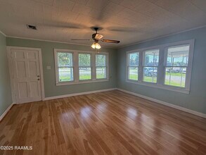 129 E Broussard Rd in Lafayette, LA - Building Photo - Building Photo