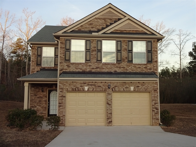 1129 Watercourse Way in Hampton, GA - Building Photo