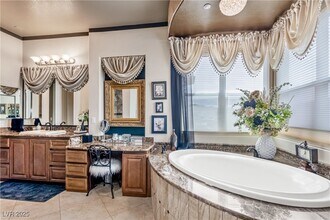 9145 Tesoras Dr in Las Vegas, NV - Building Photo - Building Photo