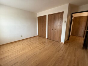 332 W Broadway in Waukesha, WI - Foto de edificio - Building Photo