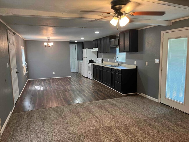 3416 Alicia Ln in Alvin, TX - Foto de edificio - Building Photo