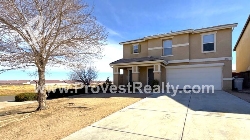 9495 Apricot Ct in Hesperia, CA - Building Photo