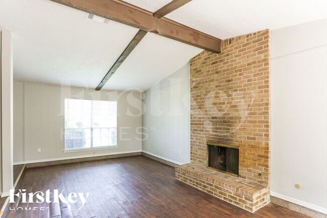 2110 Richbrook Dr in Garland, TX - Building Photo - Building Photo