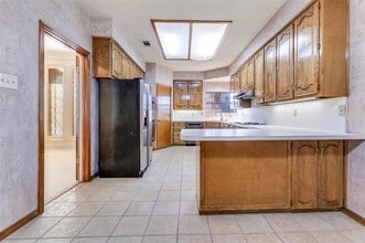 2122 Rolling Oak Ln in Garland, TX - Building Photo - Building Photo