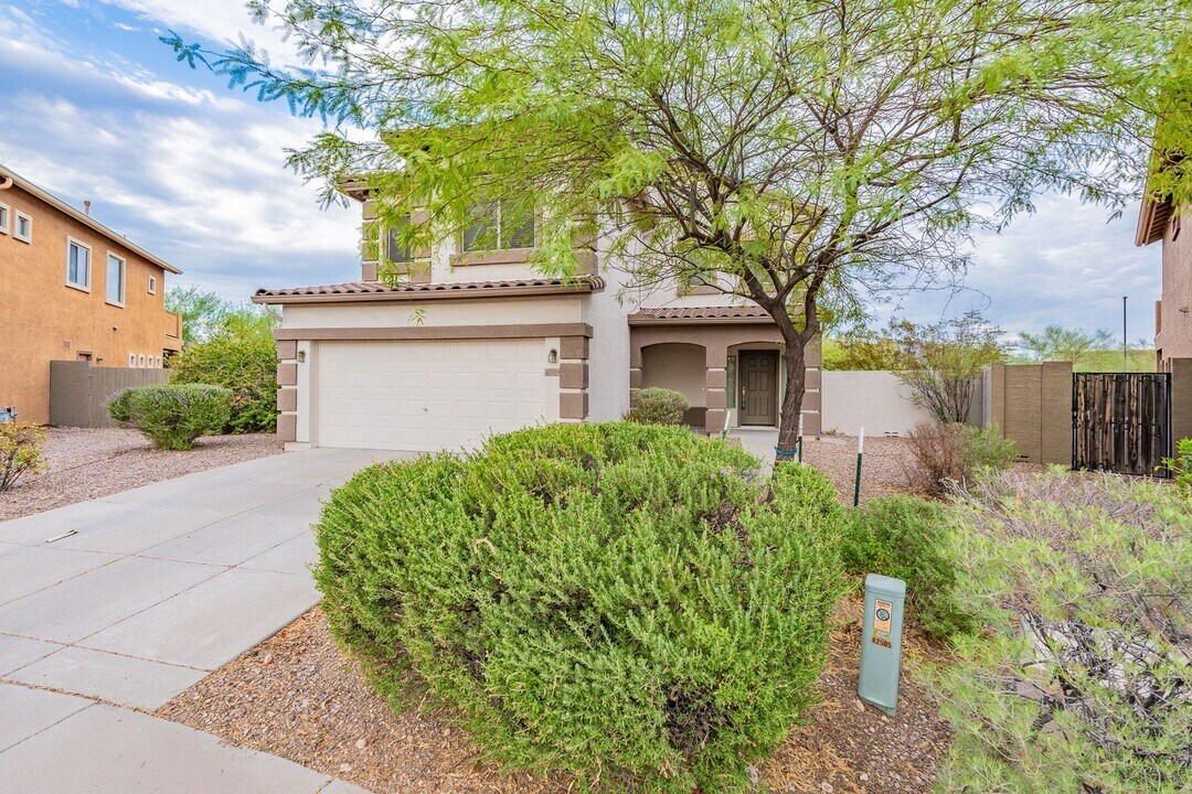 42509 N 45th Dr in Phoenix, AZ - Building Photo