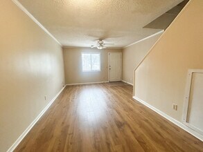 16 Canterbury Ct in Columbia, SC - Building Photo - Building Photo