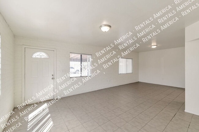 7051 S 6th Ave in Tucson, AZ - Building Photo - Building Photo