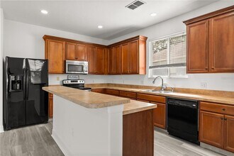 1073 Berkeley Dr in Kissimmee, FL - Building Photo - Building Photo