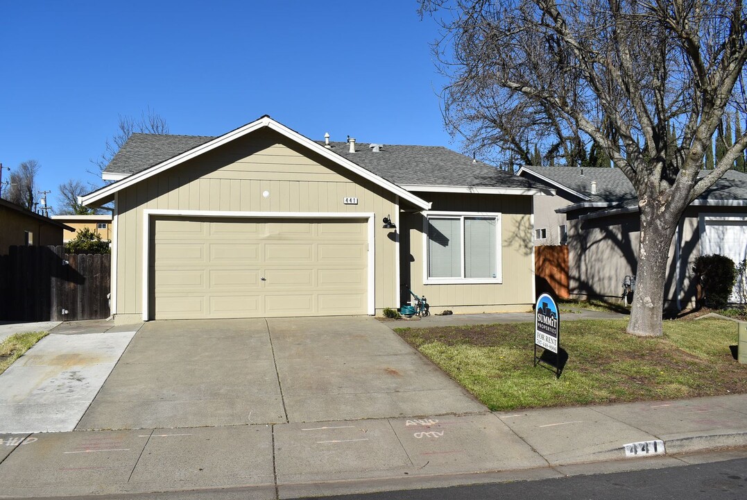 441 Morales Ct in Vacaville, CA - Building Photo